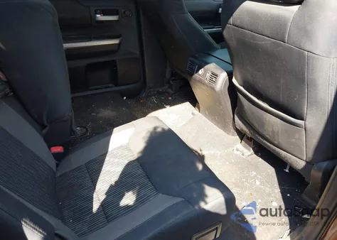 2016 Toyota Tundra Sr5 5.7L V8 z USA, uszkodzony, nr VIN 5TFDW5F11GX494738